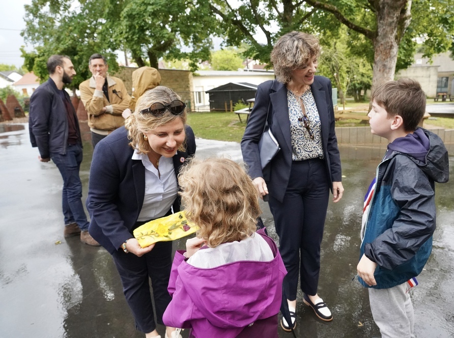 Les cours des écoles de Plantières végétalisées ont été inaugurées