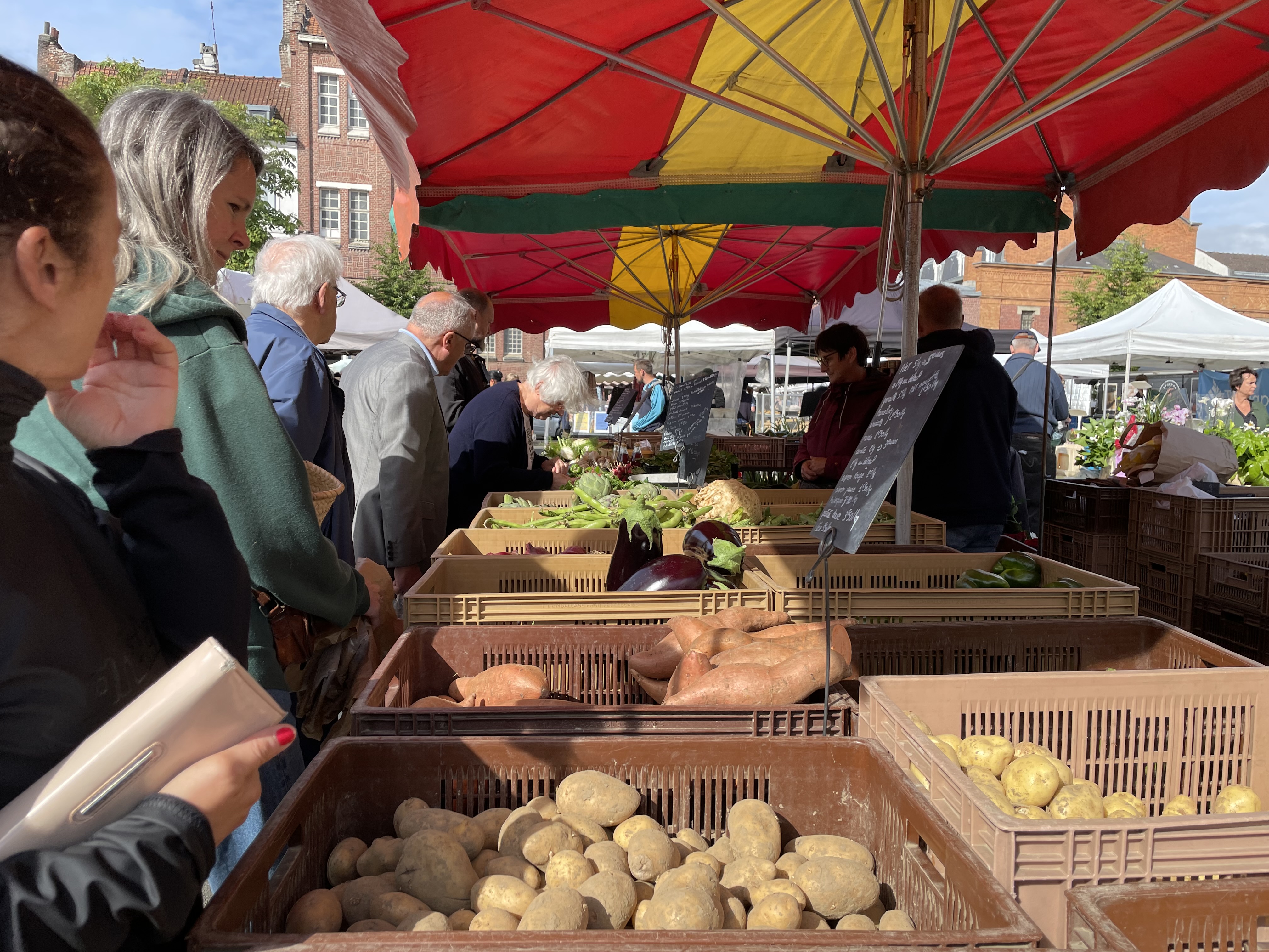 Les consommateurs invités à contribuer à la croissance