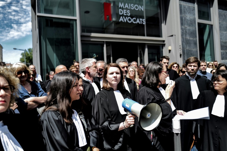 A Lyon, des avocats manifestent après l'appel d'un site d'ultradroite à 