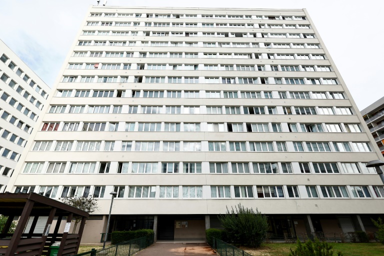 A Paris, un homme défenestre ses deux enfants et se suicide en se jetant dans le vide
