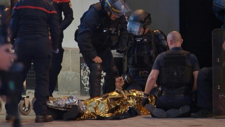 Législatives: des tensions dans les rues de Rennes et Nantes