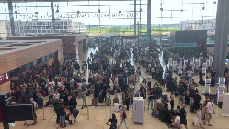 Une panne informatique sans précédent sème la pagaille dans le monde entier