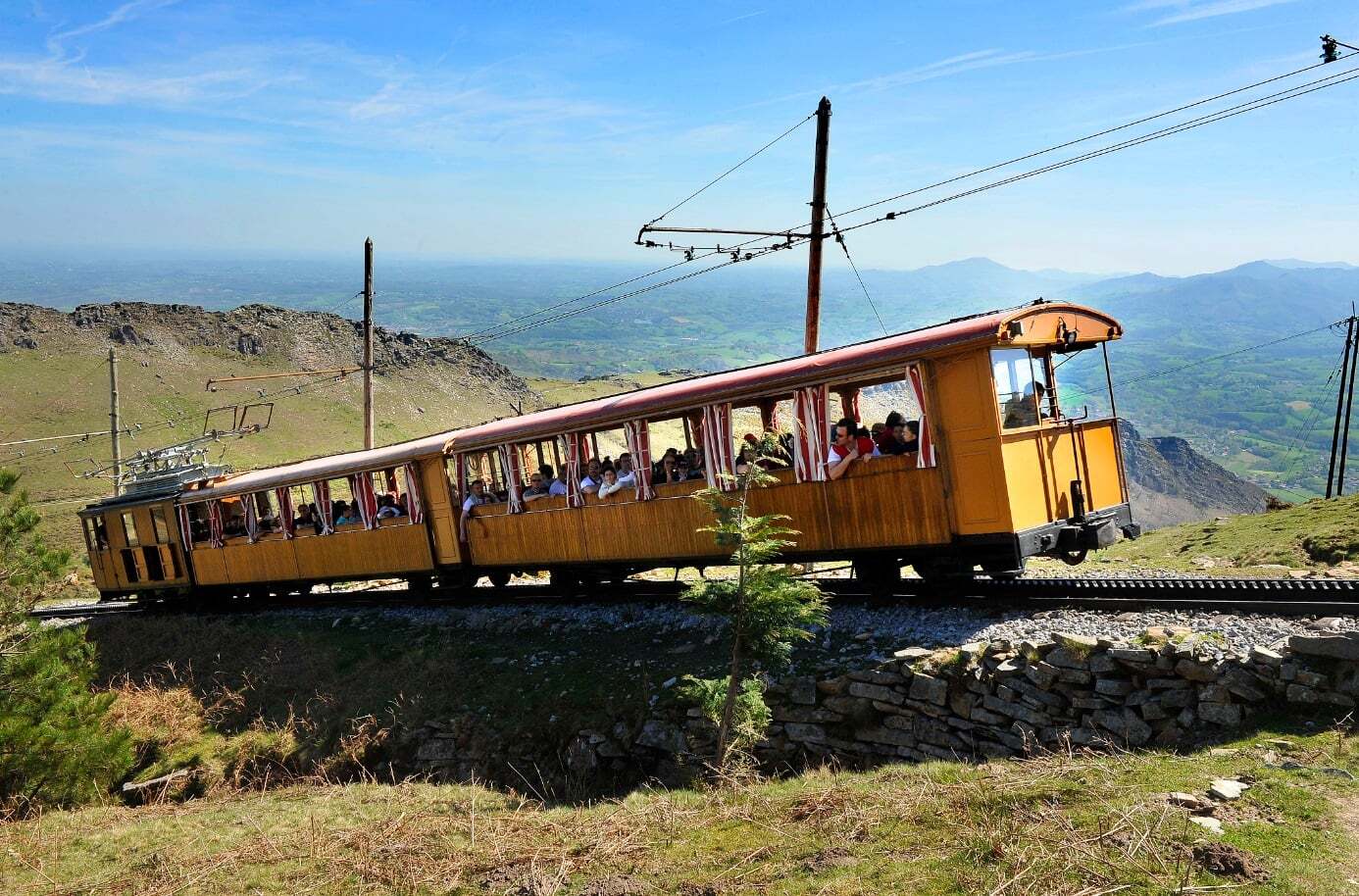 La Rhune au Pays Basque : les 100 ans du petit train