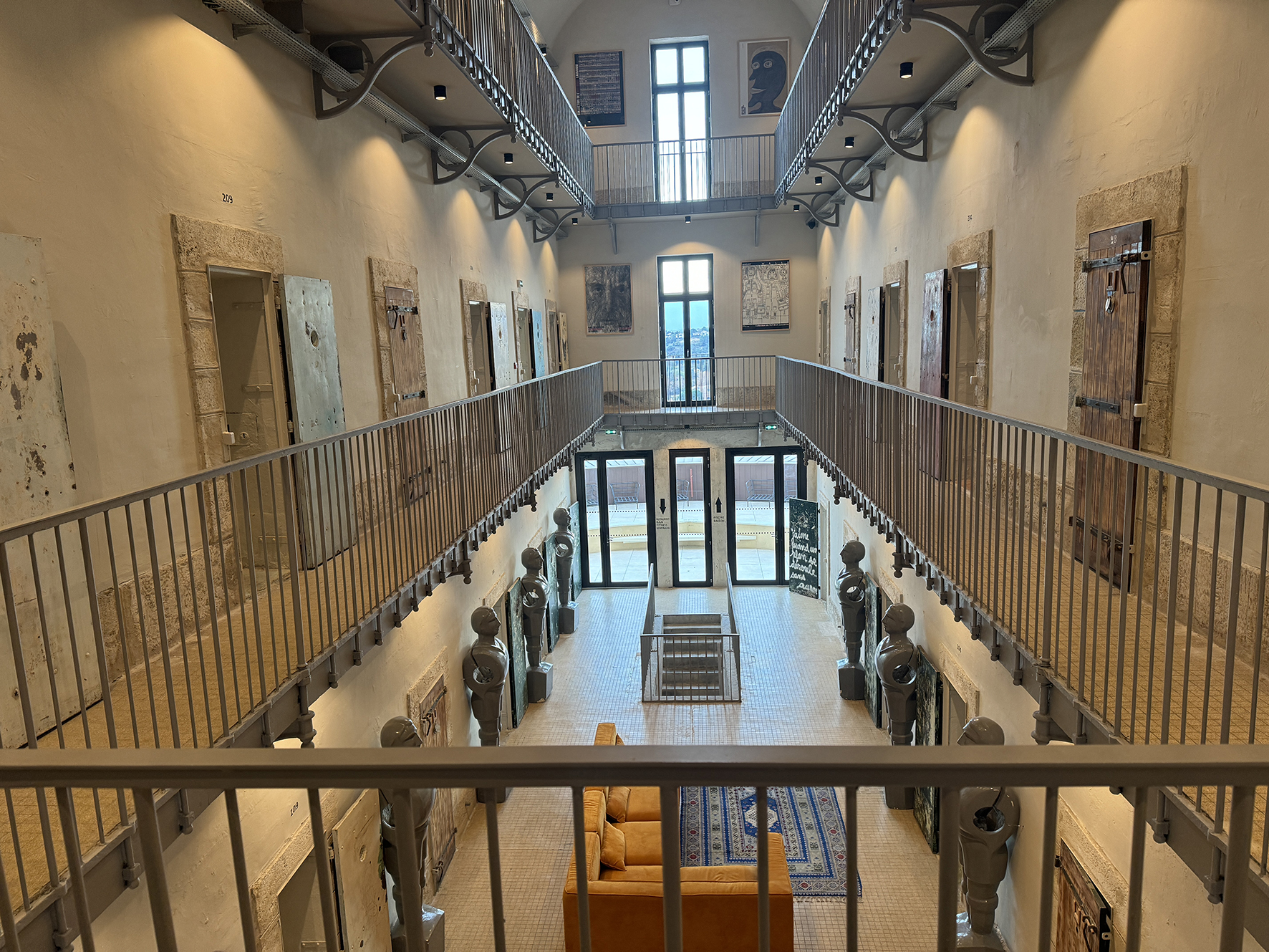 Béziers : La Prison, un lieu atypique où les clients s’évadent pour quelques nuits