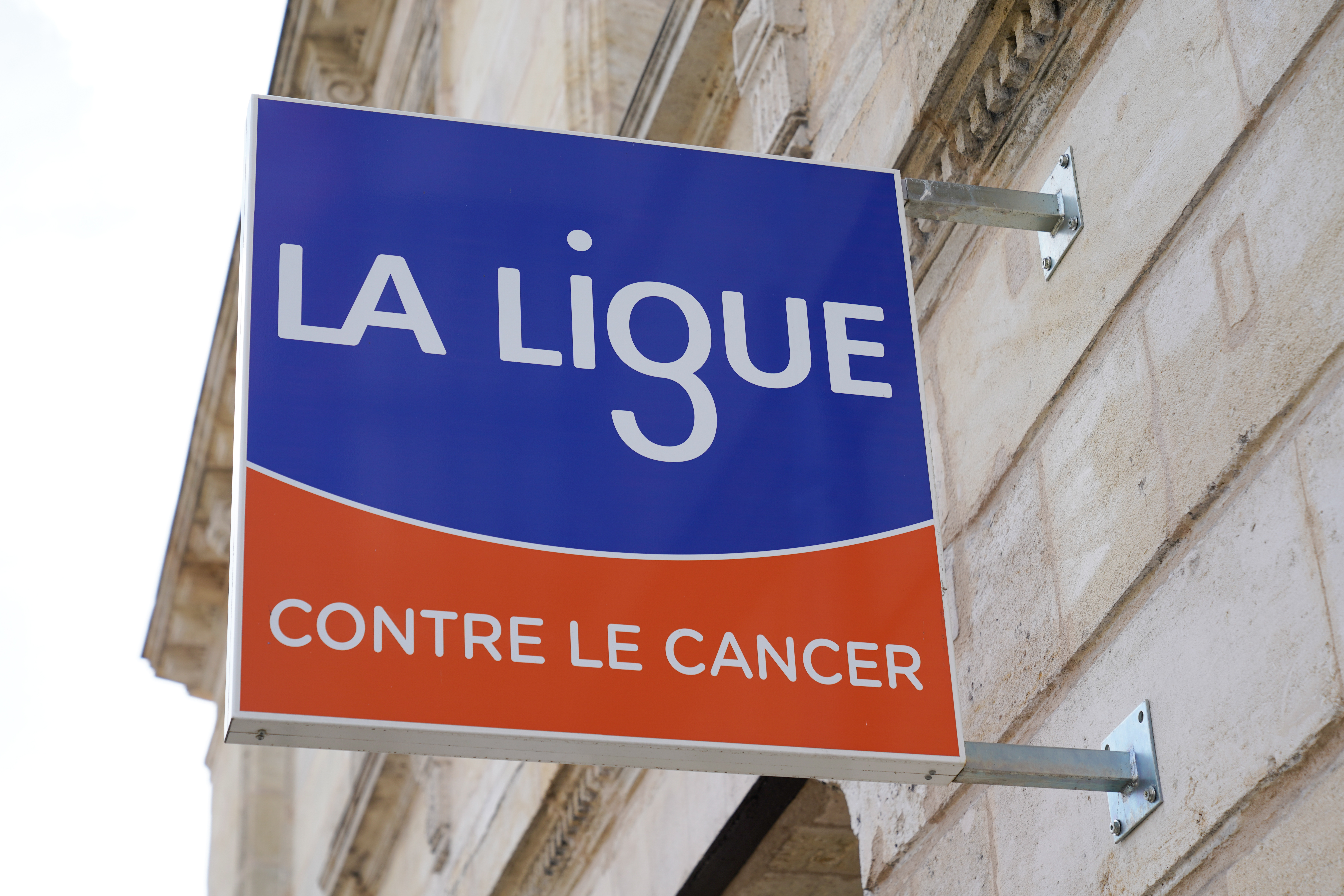 Saône-et-Loire : MBA fait don de 6 401 euros pour la Ligue contre le cancer