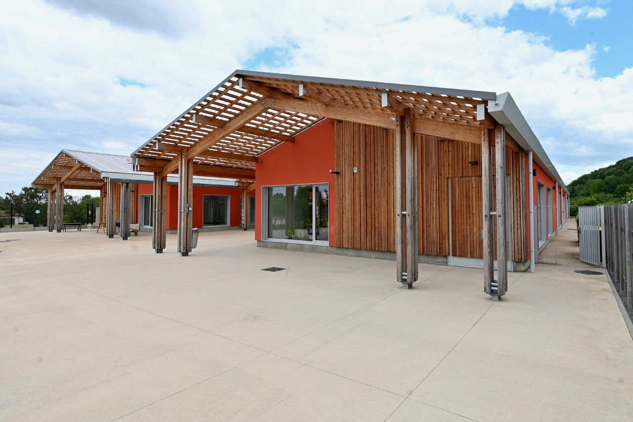 Le groupe scolaire les Coutiats récompensé pour son excellence en construction bois