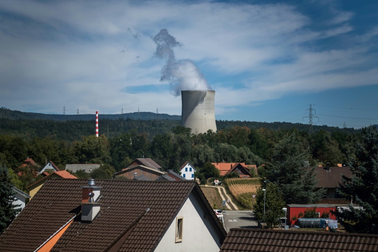 Le gouvernement suisse veut rouvrir la porte au nucléaire