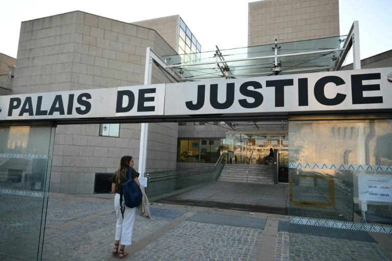 Huis clos refusé au procès d'un mari qui droguait son épouse pour la faire violer