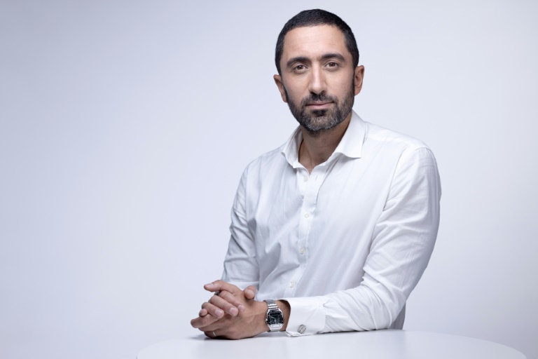 L'omniprésent Dr Jimmy Mohamed, potion de jeunesse du 