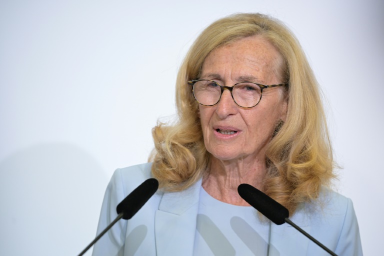 Enfant violentée à Paris: la garde à vue de l'institutrice levée, l'enquête continue