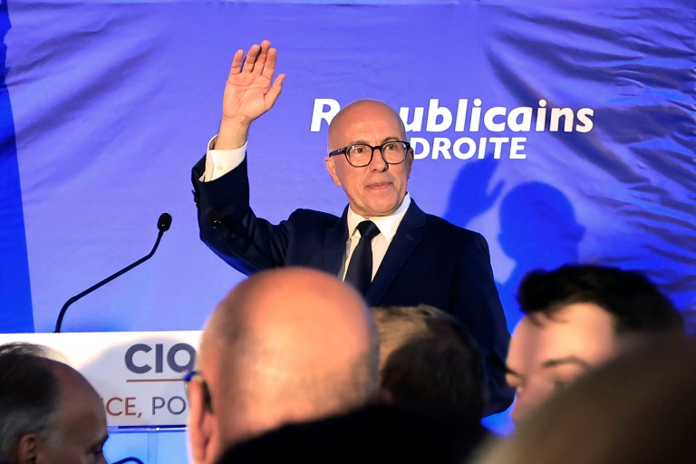 Eric Ciotti annonce quitter LR et sa présidence