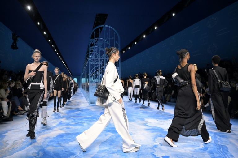 Paris Fashion Week: les amazones de Dior, les femmes en Yves chez Saint Laurent