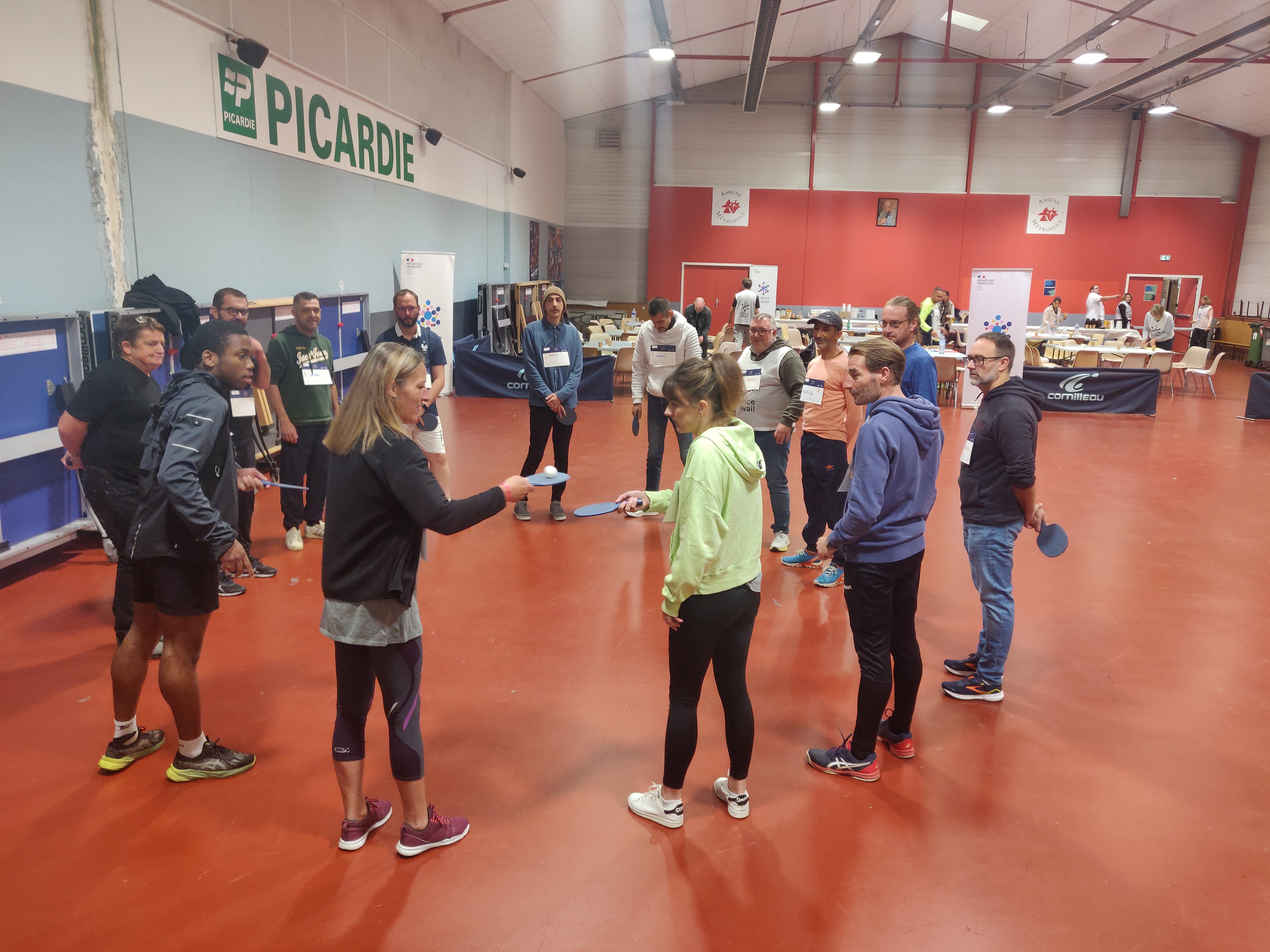 Quand le tennis de table rassemble recruteurs et demandeurs d'emploi