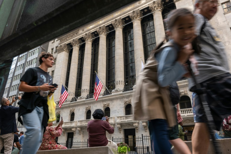 Wall Street surmonte l'anxiété liée au Moyen-Orient grâce à l'emploi américain