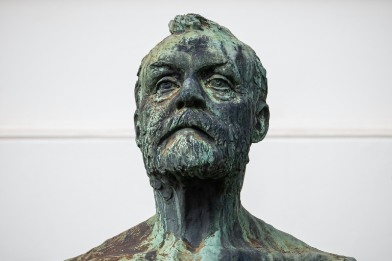 Nobel de physique: un duo récompensé pour des avancées cruciales pour l'intelligence artificielle