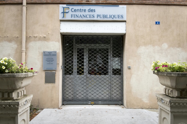 Mise en garde d'Attal à Barnier et crise dans la coalition à la veille du budget