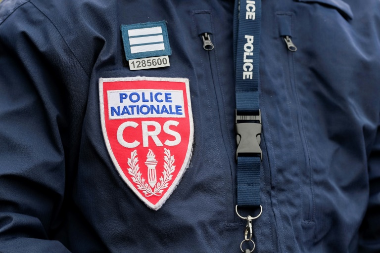 Numéro d'identification des policiers: saisine du Conseil d'Etat pour garantir le port effectif et la visibilité du matricule