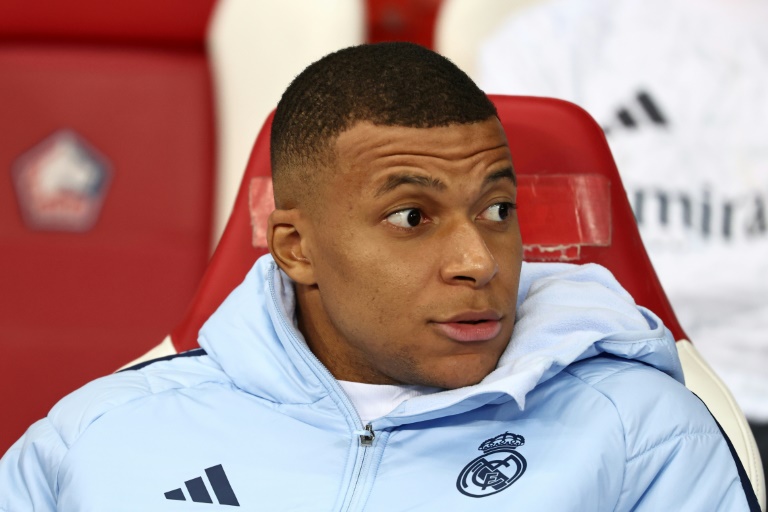 Affaire Mbappé: le joueur garde ses explications pour la justice, 