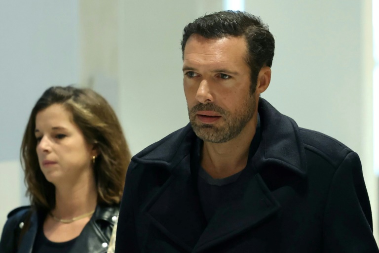 Agressions sexuelles: Nicolas Bedos condamné à six mois sous bracelet électronique