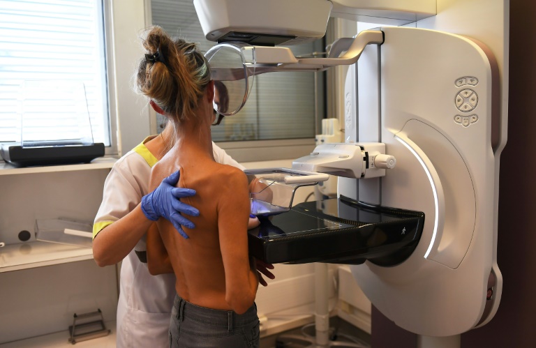 Cancer du sein: le Sénat unanime pour améliorer la prise en charge des soins