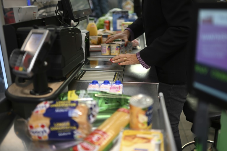 Zone euro: l'inflation rebondit plus que prévu en octobre, à 2% sur un an