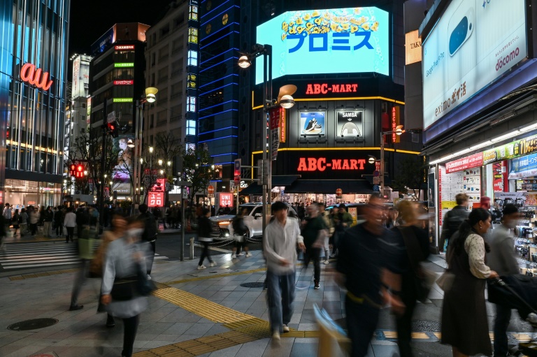 Japon: la croissance s'essouffle, le gouvernement sous pression pour relancer l'économie