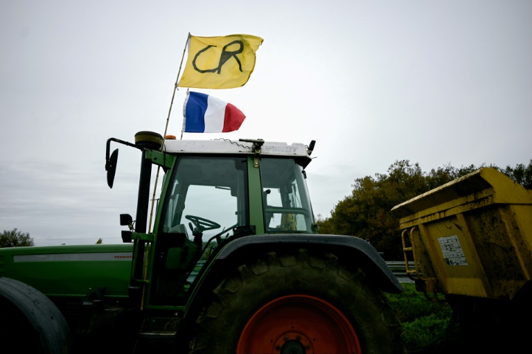 Au 3e jour de mobilisation des agriculteurs, divers blocages et un appel à poursuivre la semaine prochaine