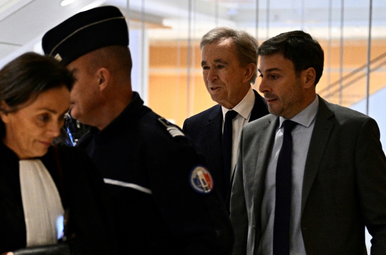 LVMH: Arnault assure ne pas avoir été 