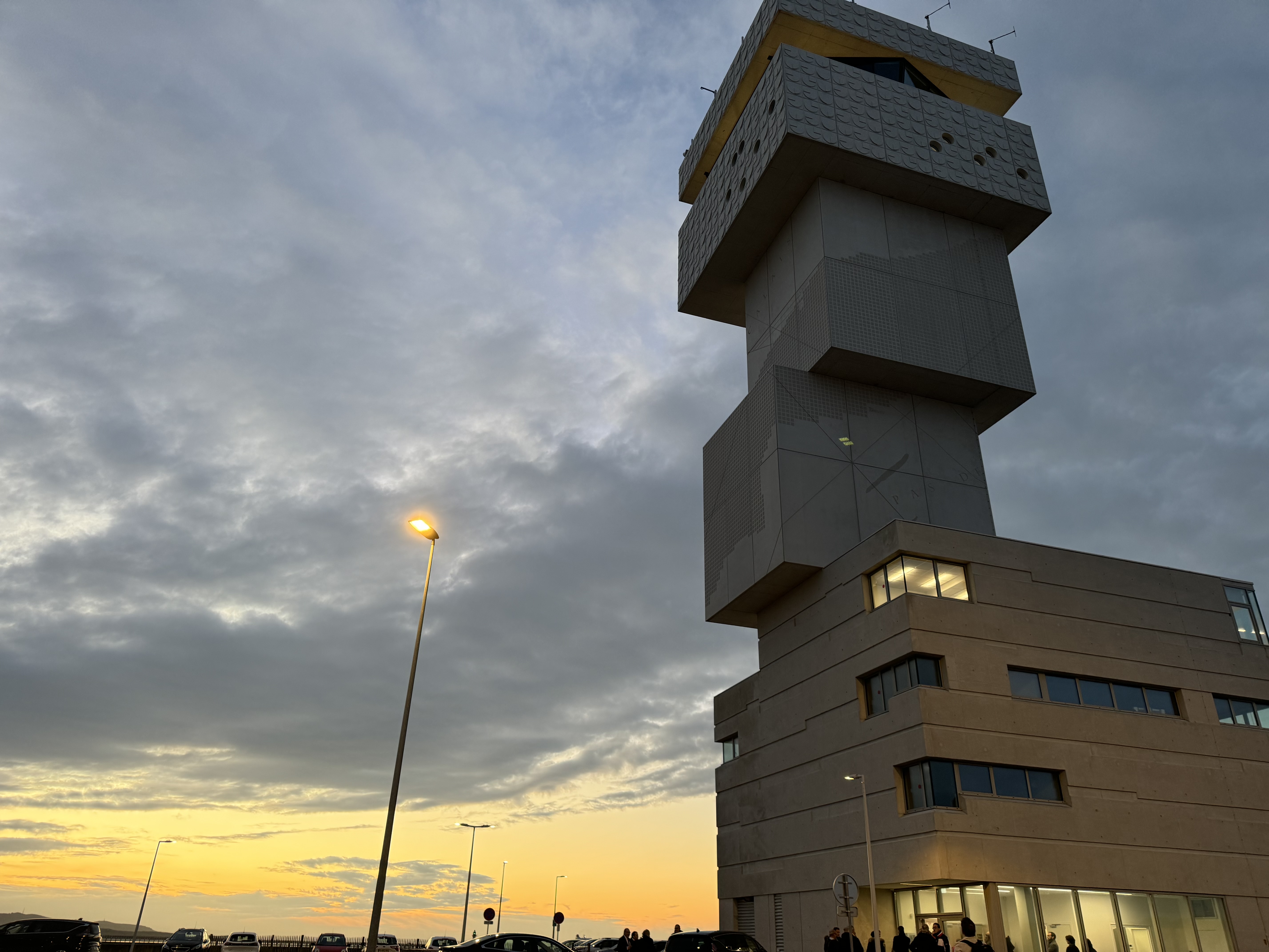 Avec une nouvelle capitainerie, le port de Calais prend de la hauteur