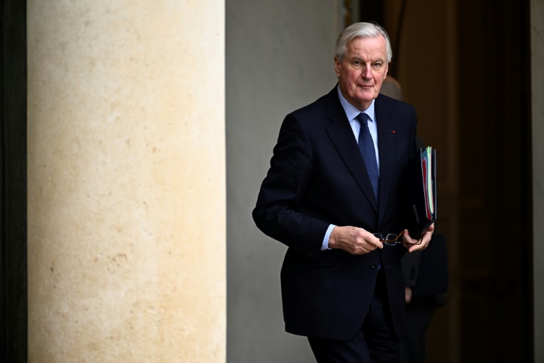 Budget: blocage des discussions avec le RN, Barnier de plus en plus menacé