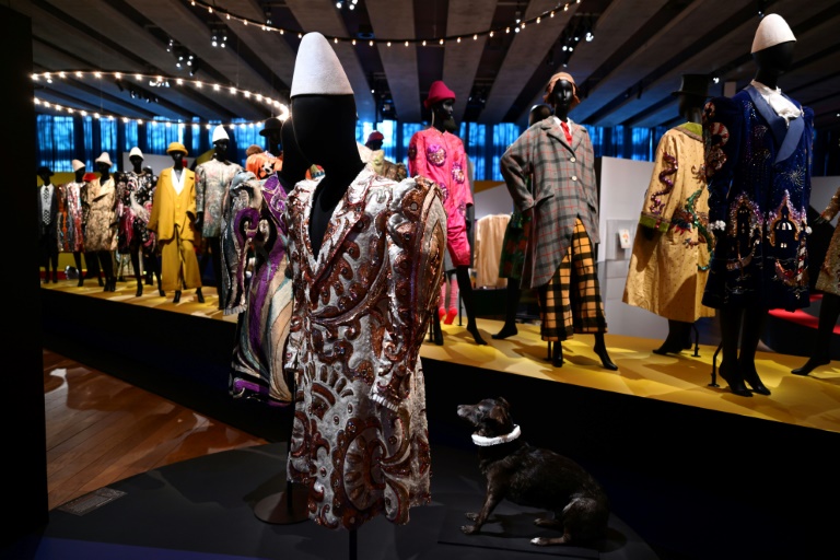 À Marseille, le Mucem fait dialoguer artistes et saltimbanques dans une exposition-spectacle