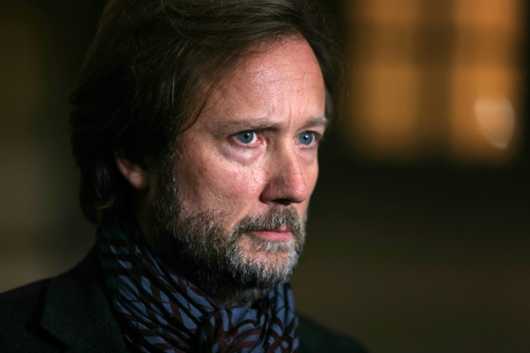 Nouveau gouvernement: levée de boucliers à gauche contre l'option Bayrou pour Matignon