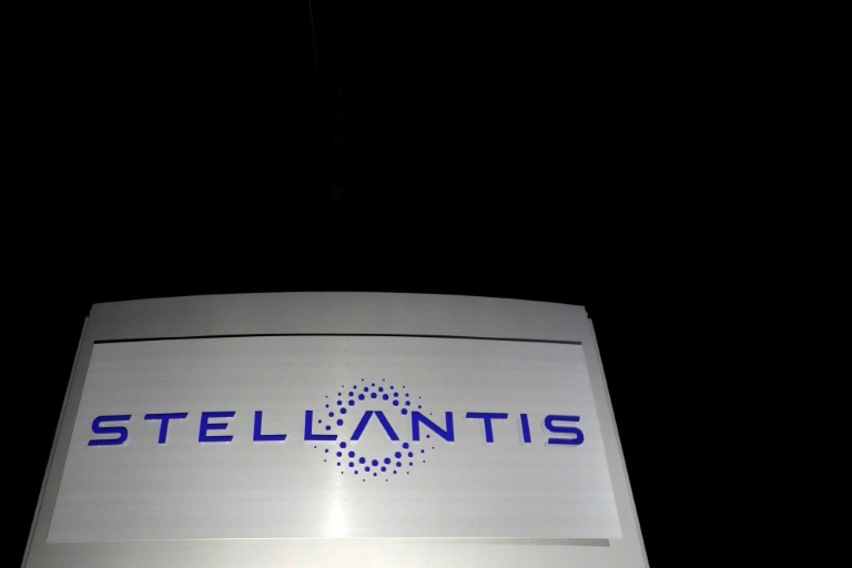Stellantis et CATL créent une usine de batteries en Espagne pour 4 milliards d'euros