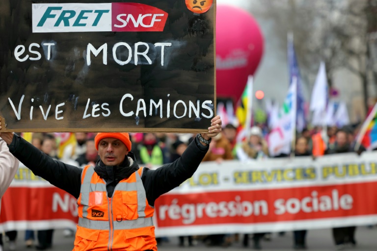 Des rassemblements clairsemés 