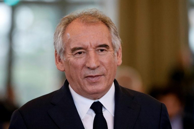 Cyclone à Mayotte: Bayrou participera à une réunion de crise samedi soir
