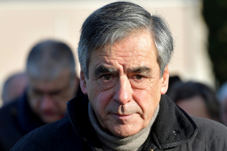 François Fillon va payer 70.000 euros pour solder une enquête sur un ex-assistant parlementaire