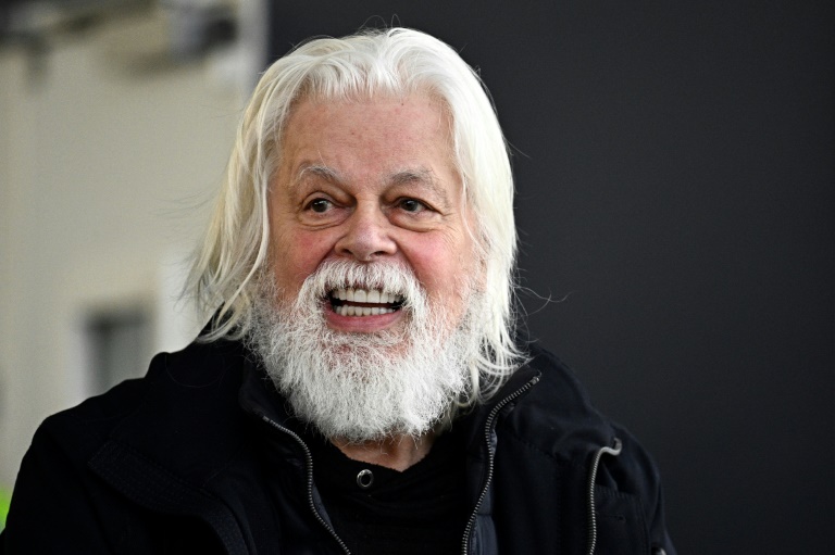 Paul Watson, ardent défenseur des baleines, est arrivé en France