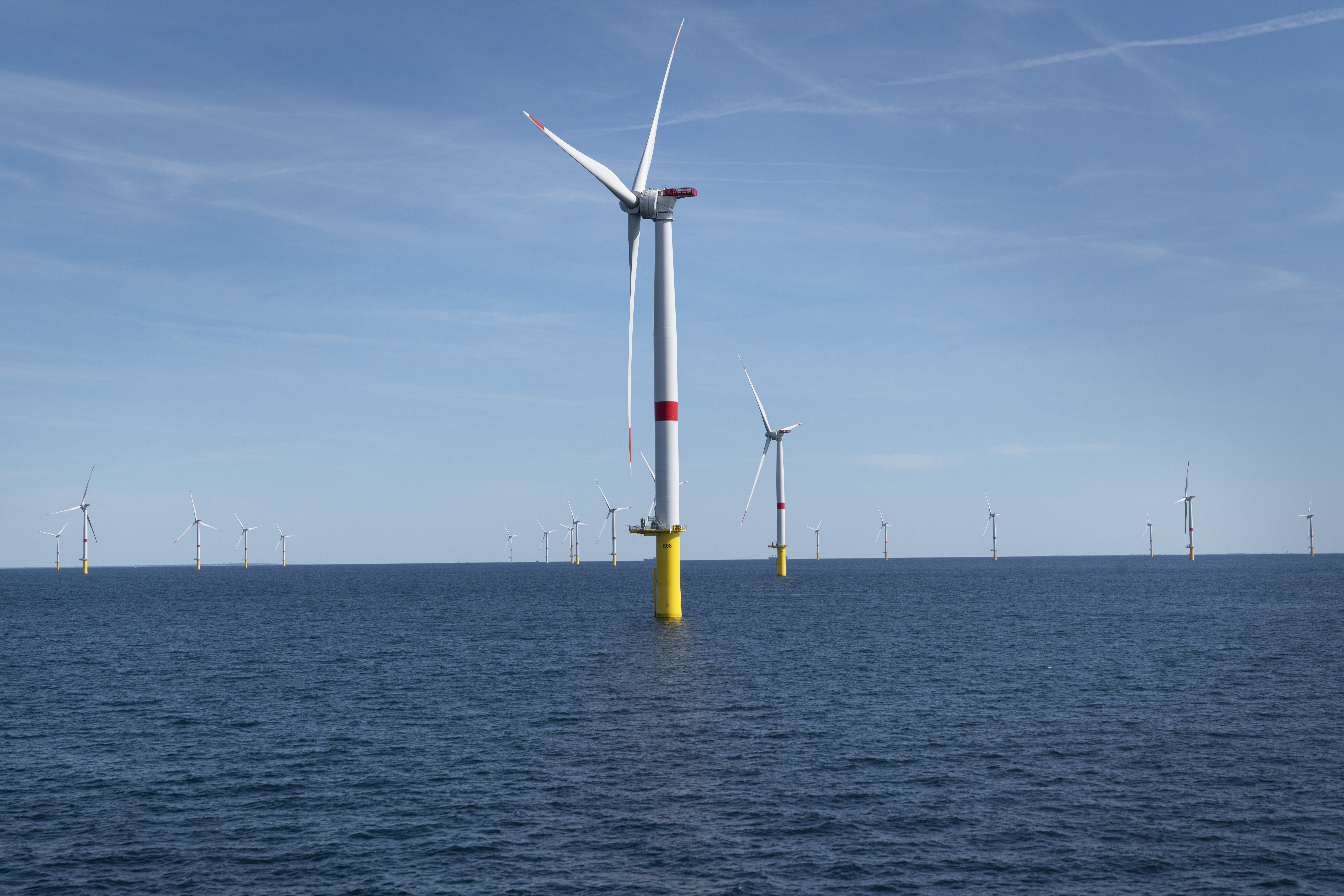 RTE et Chantiers de l'Atlantique signent un contrat pour un parc éolien en mer près de Dunkerque