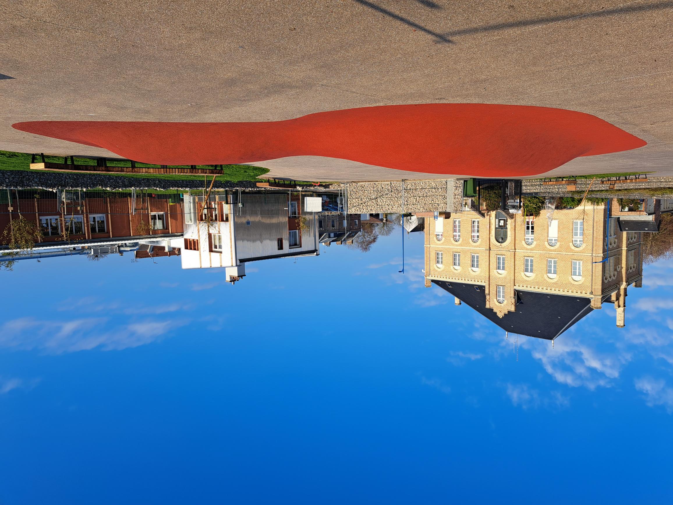 Idverde Amiens et Résineo® : la désimperméabilisation durable de la cour de l’école Adrien Bonnel de Pont-Sainte-Maxence 