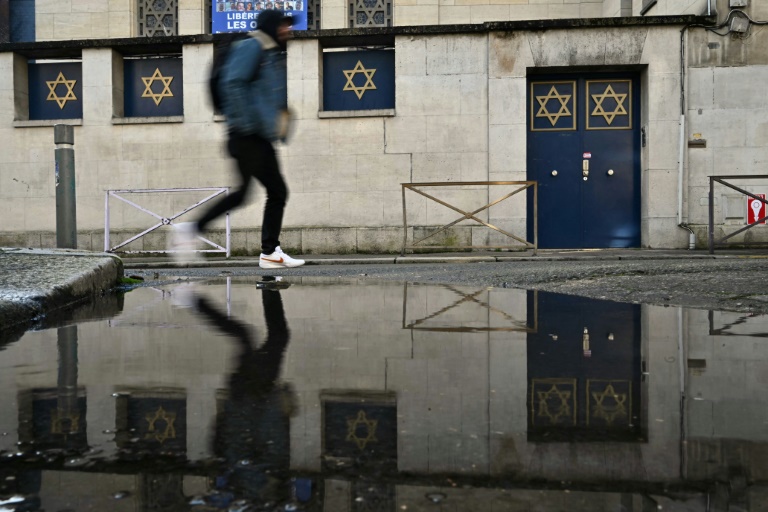 Enquête ouverte après la découverte de tags antisémites à la synagogue de Rouen
