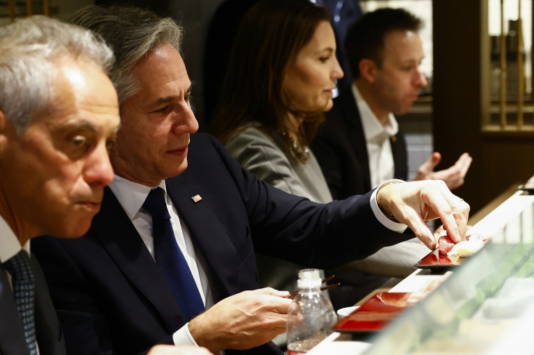 Blinken défend l'alliance entre Washington et Tokyo, malgré les tensions autour de U.S. Steel
