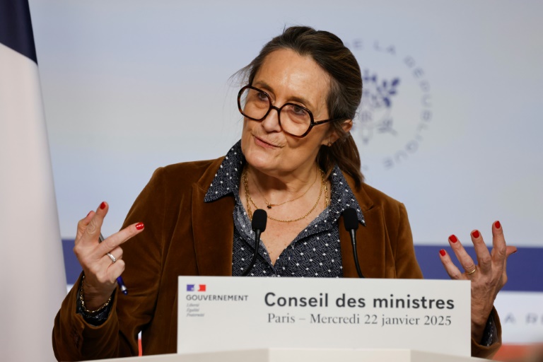 Sept heures de travail non rémunérées: pas la position officielle du gouvernement 