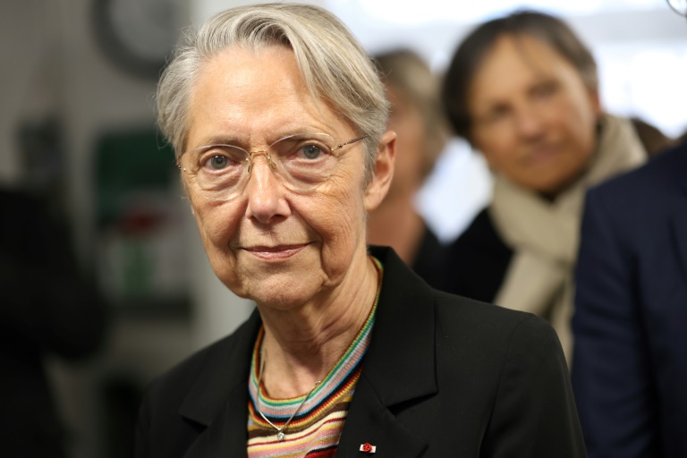 Borne défend un programme d'éducation à la sexualité 