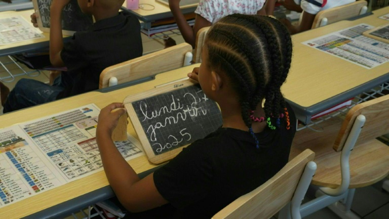 A Mayotte, rentrée des élèves perturbée six semaines après le cyclone