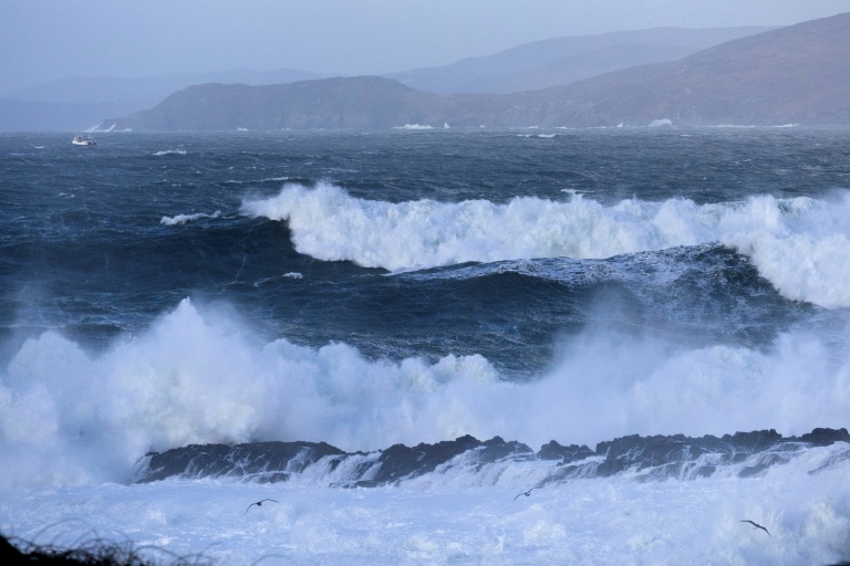 Tempête Eowyn: l'UE envoie des générateurs électriques à l'Irlande