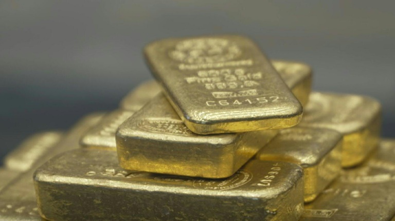 Lingots, voitures et sacs de luxe: l'Etat vend aux enchères des biens saisis aux fraudeurs