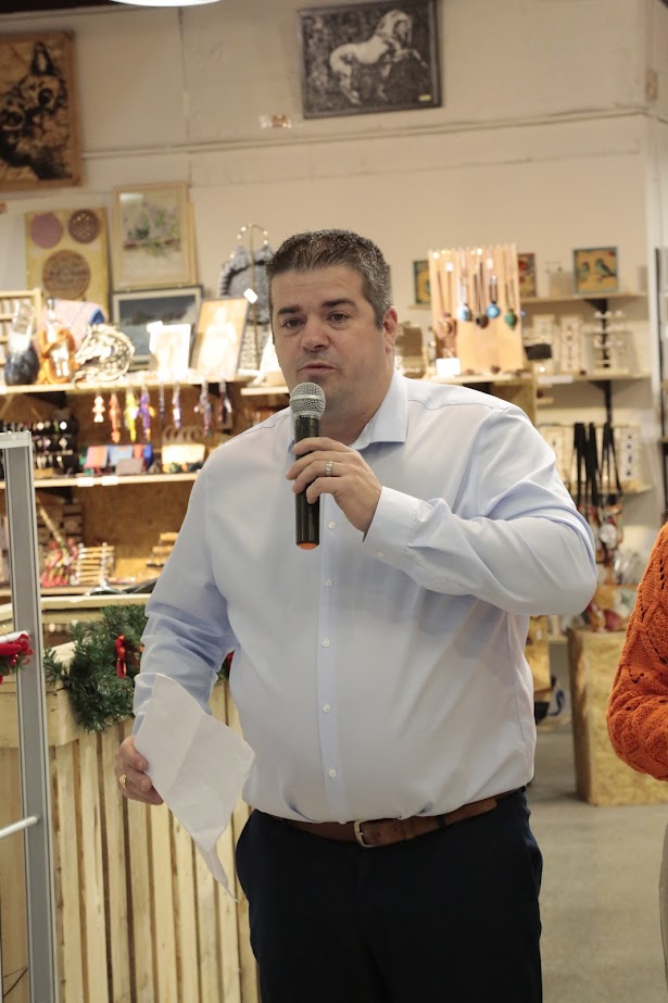 Les Boutiques des artisans tissent leur toile 