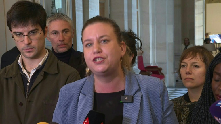 Budget: le PS ne votera pas la censure, il quitte l'alliance de gauche selon Mélenchon