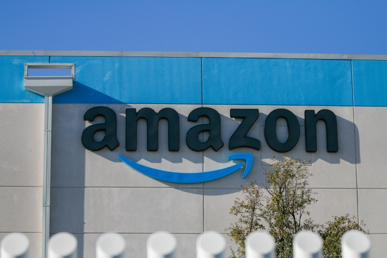 Amazon a profité des fêtes et prévoit de dépenser 100 milliards de dollars en 2025