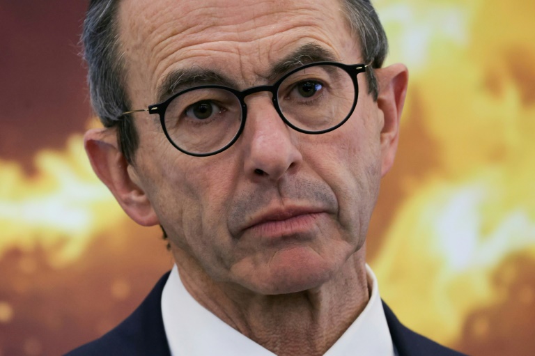 Retailleau se lance dans la course à la tête de LR, au bord d'une 